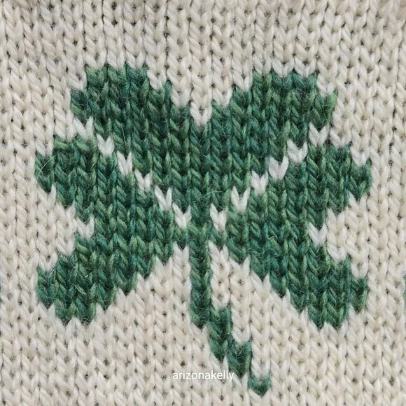 Aran Woolen Mills Merino Wool Scarf with Shamrocks Ireland - Picture 8 of 10
